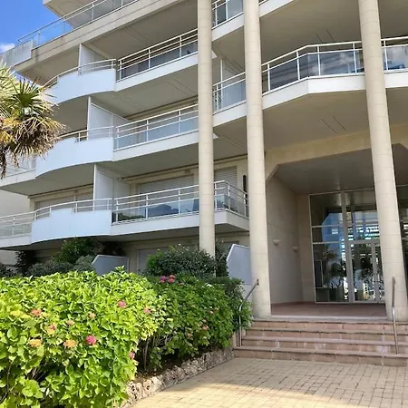 T3 Vue Mer Avec Grande Terrasse *